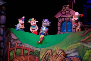 В Астрахани кукольный театр завершает сезон