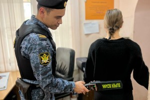 Астраханцы пытались пронести в суды запрещенные предметы