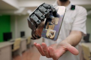 Студент из Ставрополя разработал бионическую руку