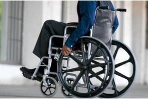 В астраханских отделениях Пенсионного фонда создается «доступная среда» для инвалидов