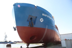 В Астраханской области на воду спустили новый танкер-химовоз