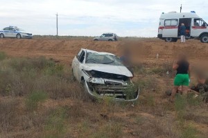 В Лиманском районе опрокинулся автомобиль, пострадали люди