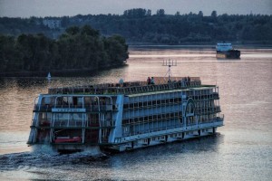 Трехпалубный теплоход, построенный в Астраханской области, открыл свою первую навигацию