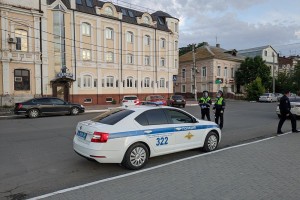 Для российских водителей может существенно вырасти штраф за неостановку по&#160;требованию ДПС