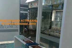 Вандалы разгромили еще одну новую остановку в Астрахани