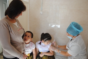 Вакцинация: под контролем самые уязвимые – дети и беременные