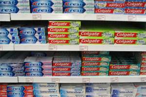 В астраханском супермаркете пенсионерку обвинили в краже зубной пасты