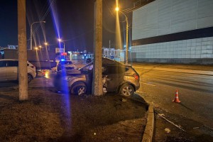 После ночного ДТП в&#160;Астрахани спасателям пришлось доставать пострадавших из&#160;авто