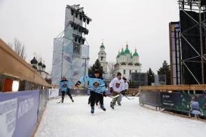 В Астраханском кремле прошел товарищеский хоккейный матч