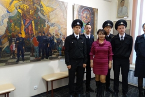 В Астрахани Общественный совет организовал посещение выставки для ребят из семей, попавших в трудную жизненную ситуацию