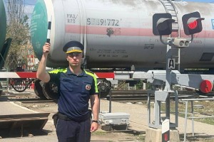 Астраханским автомобилистам напомнили о&#160;правилах пересечения железнодорожных переездов