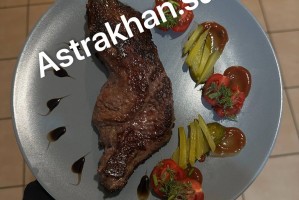 Астраханцам объяснили высокую стоимость мясных стейков