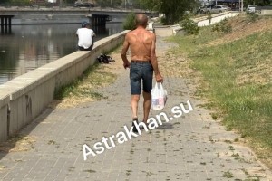 Жара загнала астраханцев в&#160;воду