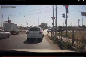 Астраханские полицейские продолжают выявлять нарушителей правил дорожного движения в сети Интернет