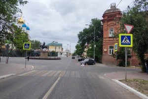 В Астрахани ребенок, пострадавший в&#160;результате аварии, оказался заблокирован в&#160;машине