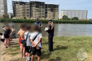 В Астрахани купание в&#160;необорудованных местах может угрожать жизни&#160;детей