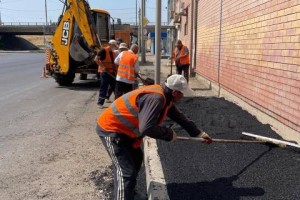 В Астрахани занимаются обустройством тротуаров