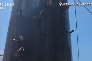 Жители астраханского села вынуждены самостоятельно ремонтировать водонапорную башню