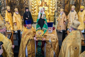 Астраханцы смогут увидеть мощи святого Тихона