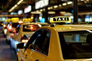 Уже этой осенью такси в Астрахани подорожает втрое