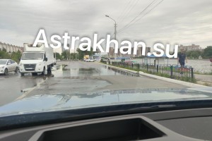 В Астрахани неисправная работа системы полива может спровоцировать аварии на проезжей части
