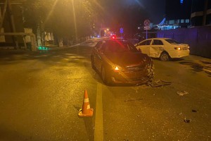 Ночью в&#160;Астрахани произошла серьезная авария с&#160;двумя пострадавшими