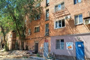 Астраханцам разрешили вывезти уцелевшее имущество из обрушившегося дома