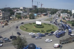 Огромная пробка сковала Мясокомбинатский мост в Астрахани