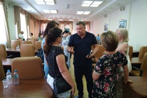 Глава Астрахани Игорь Редькин еще раз встретился с&#160;жильцами обрушившегося дома
