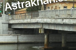 Нечто странное произошло с мостами в Астрахани