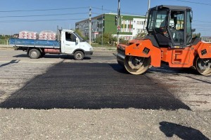 В Астраханской области ремонтируют трассу «Буруны – Промысловка»