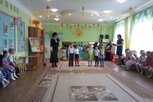 В Астраханской области сотрудники Госавтоинспекции провели урок «Быть примерным пешеходом - разрешается!»