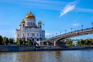 РПЦ готова простить танцевавших у храма студенток после их извинений