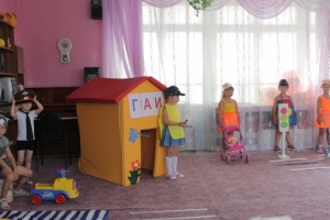 В Астраханской области сотрудники полиции организовали для детей праздник ПДД