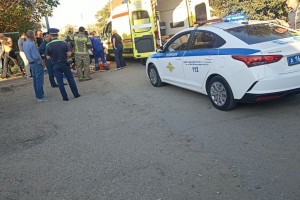 В Астрахани молодой питбайкер не справился с&#160;управлением и&#160;опрокинулся на дороге