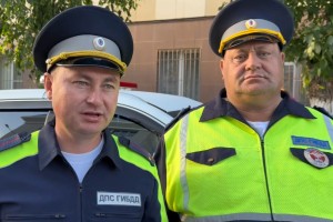 В Астраханской области инспекторы ДПС экстренно доставили задыхающегося малыша в больницу