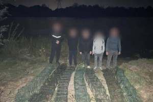Молодых астраханцев задержали с&#160;деликатесным грузом