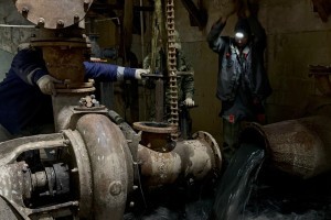 Вода начала досрочно возвращаться в&#160;дома жителей астраханского Правобережья