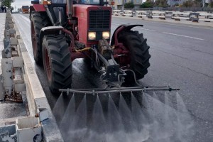 В Астрахани коммунальные службы приводят мосты в&#160;порядок