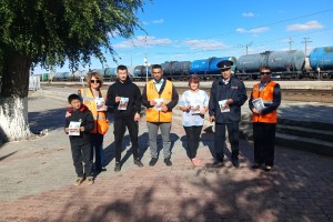 Жителям Ахтубинского района Астраханской области напомнили правила безопасного поведения вблизи железной дороги