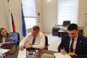 Опиловка аварийного дерева и&#160;догазификация жилья: что волнует астраханцев