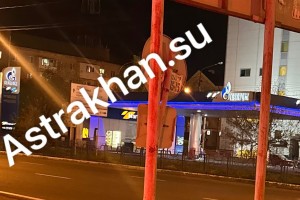 Астраханцы вынуждены пересаживаться на общественный транспорт из-за отсутствия бензина
