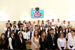 Игорь Мартынов вручил будущим юристам студенческие билеты