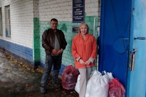 Астраханские железнодорожники провели благотворительную акцию по сбору одежды и обуви для бездомных