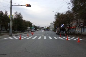 На улицах Астрахани обновляют дорожную разметку