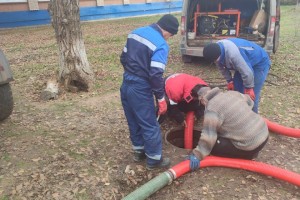 Город Ахтубинск не справляется с засорами, потребовалась помощь из Астрахани
