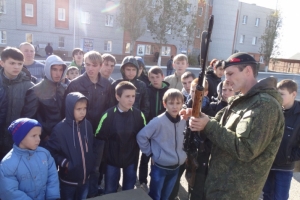 Общественный совет при региональном УМВД организовал для детей экскурсию в батальон морской пехоты