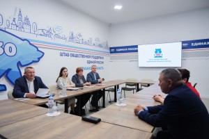 Спикер Думы Астраханской области Игорь Мартынов провел прием граждан