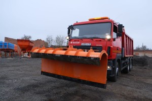 Астраханские коммунальщики запаслись солью и песком для встречи зимы