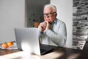 Российские пенсионеры могут завести электронное удостоверение